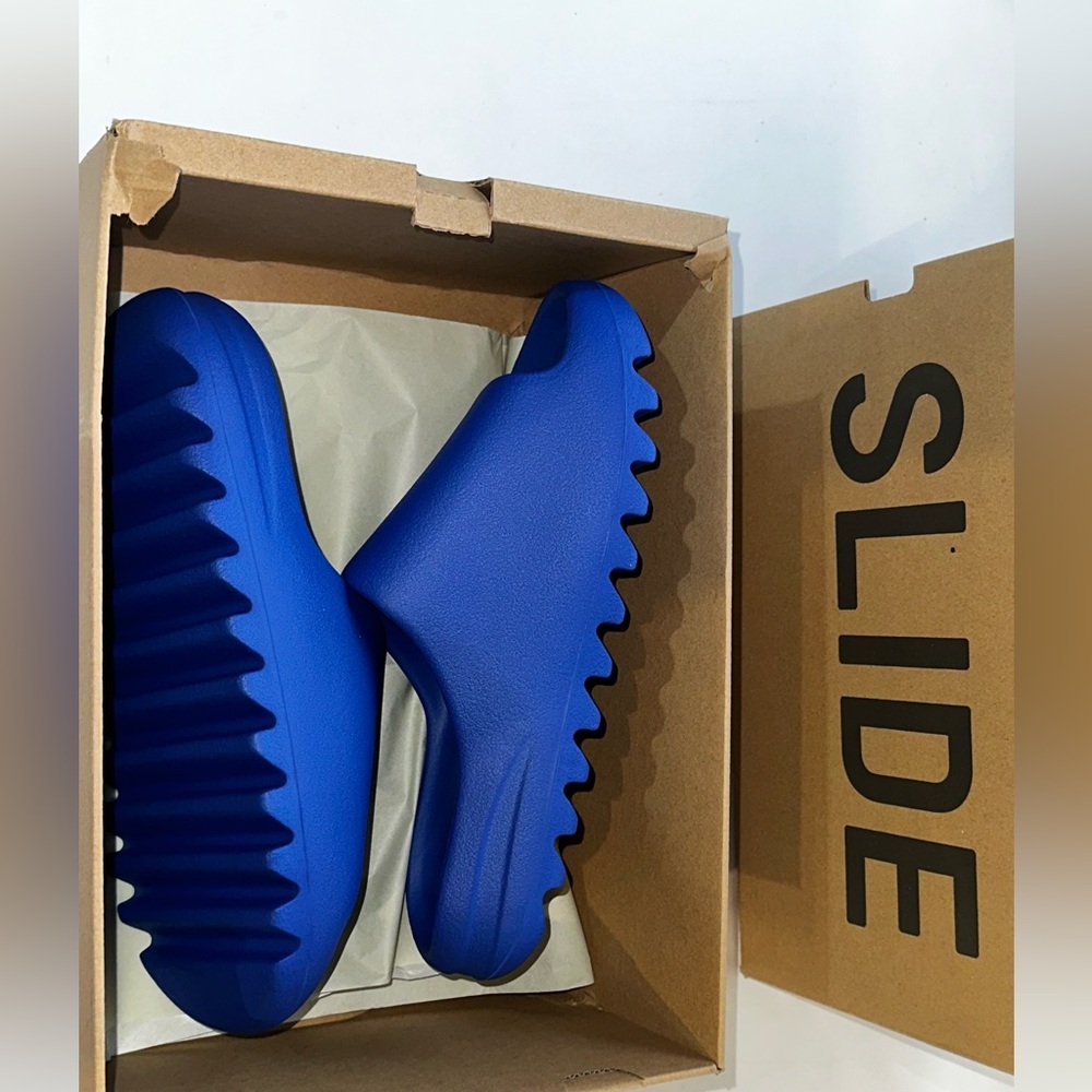Yeezy Royal Blue Slides - Picture 2 of 7